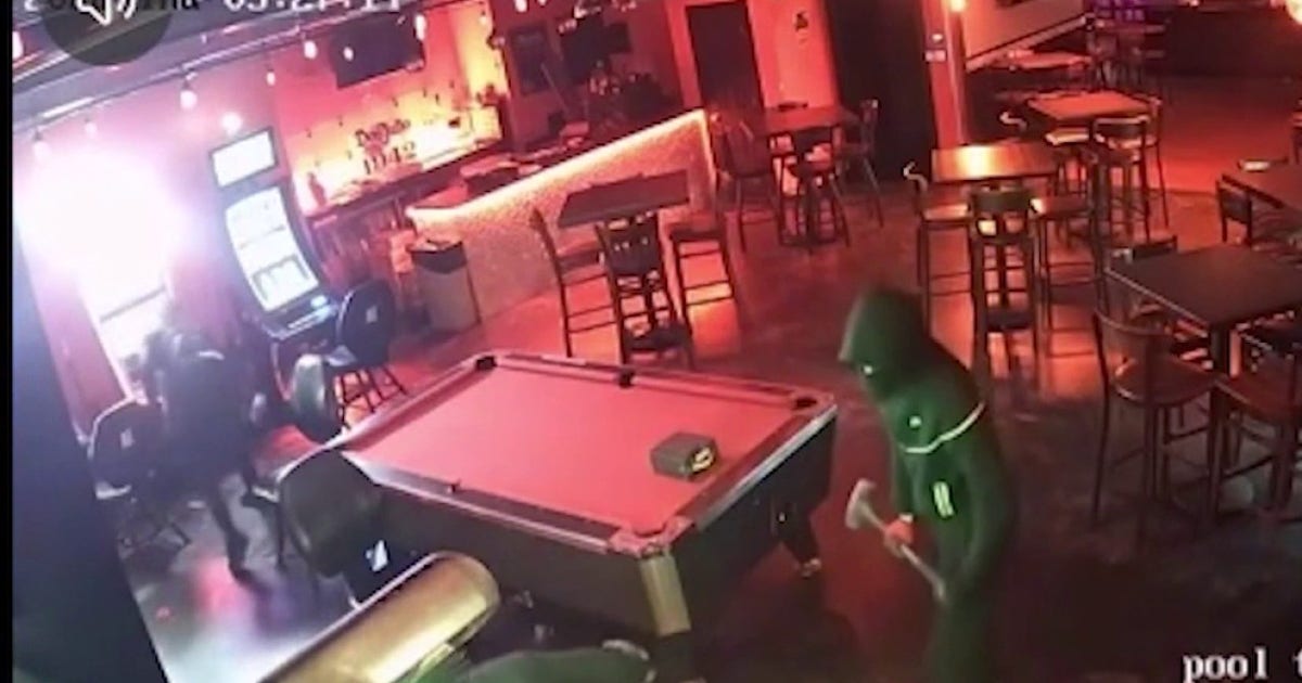 Suburban Chicago bar hit by gaming machine thieves