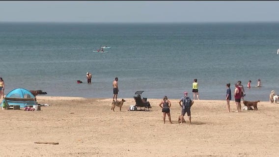Heat wave draws crowds to Chicago beaches as temperatures jump into the 90s