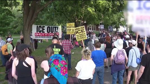 Dozens gather in Horner Park to protest federal immigration arrest in Albany Park