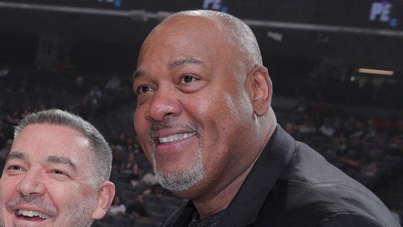 Chicago Bulls announce plans to honor late broadcaster and icon Stacey King