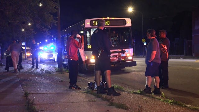 Chicago crime: Man beaten by 3 robbers on CTA bus on South Side, police say