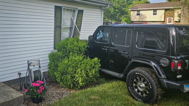 Jeep crashes into suburban Chicago home