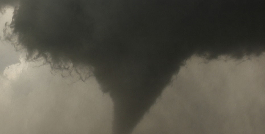 Chicago severe weather timeline: Tornadoes, large hail threaten Wednesday, Thursday