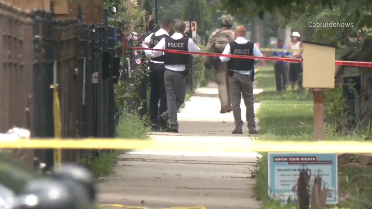Chicago police officer among 2 shot in Albany Park