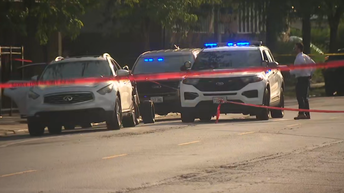 Two Chicago police officers, civilian taken to hospital after South Side shooting: officials