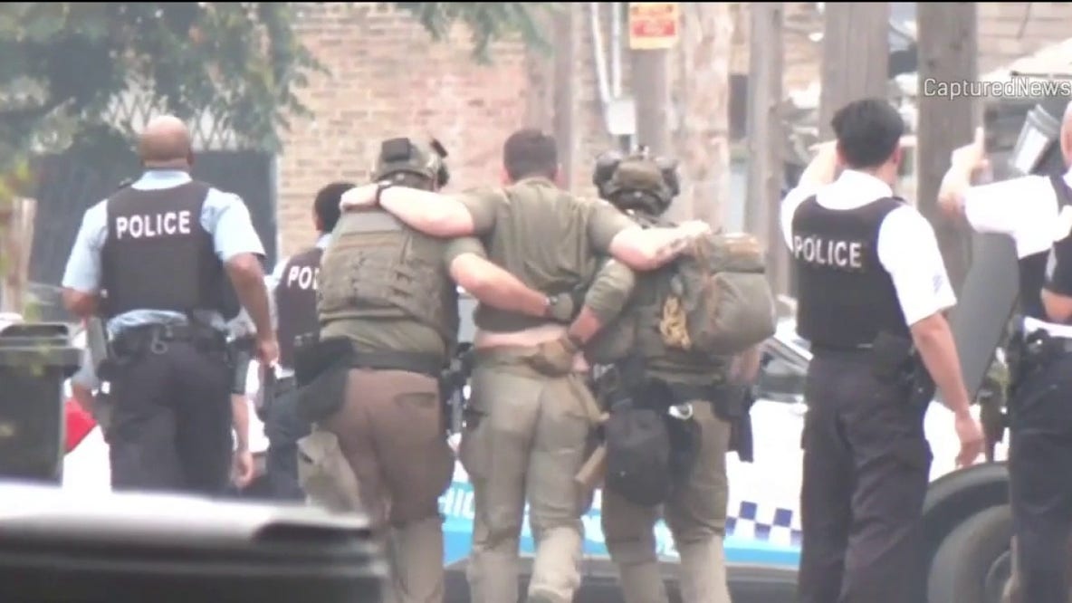 Albany Park shooting: Chicago SWAT officer among 4 injured, suspect in custody