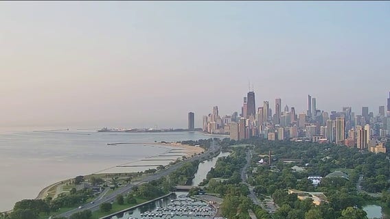 Chicago weather: Heat continues as wildfire smoke increases Thursday