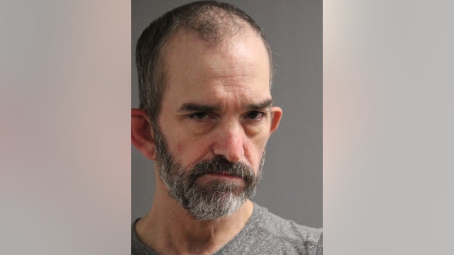 Man charged in string of Chicago mail thefts, burglaries