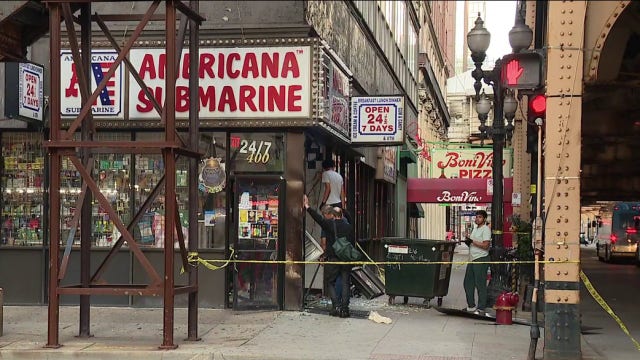 Chicago crash-and-grab thieves steal ATM from Loop sandwich shop