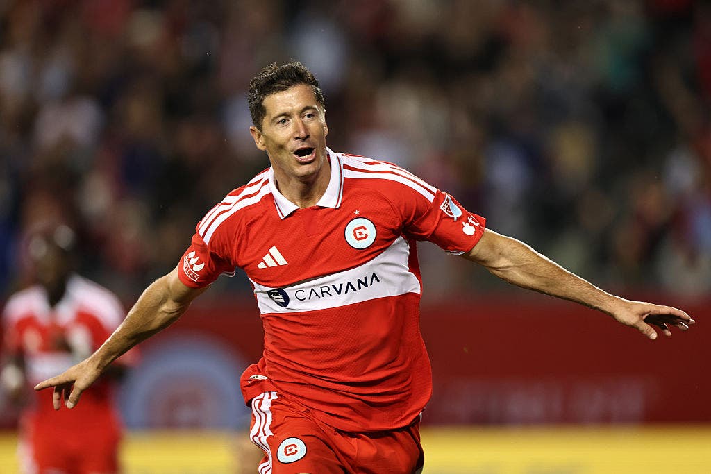 Lewandowski scores 2 goals in Fire home debut as Chicago beats Charlotte FC 2-1
