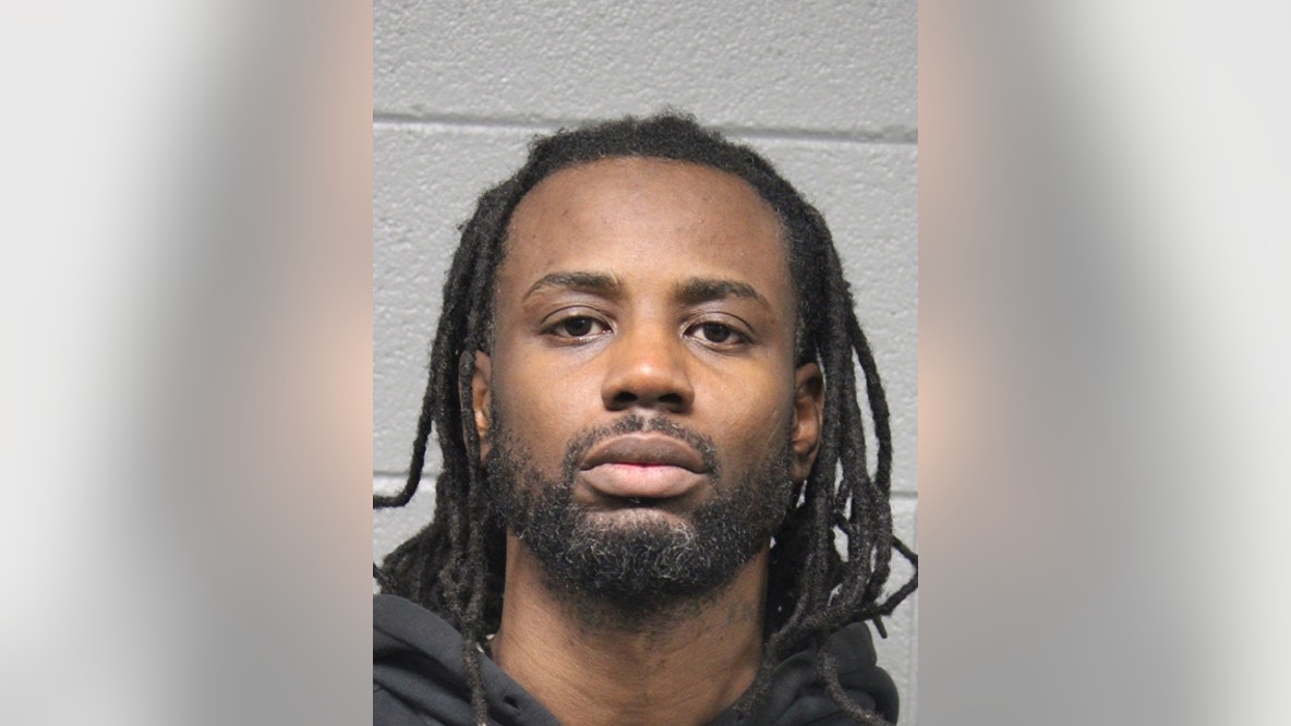 Chicago felon sentenced to 28 months for gun with Glock switch