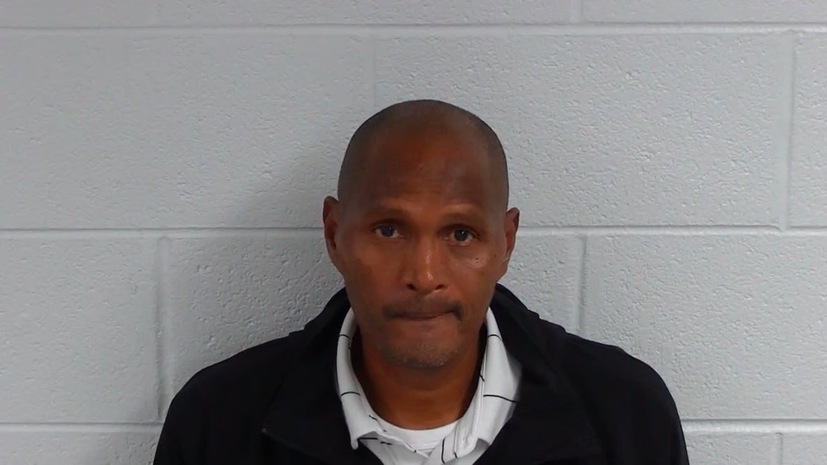 Chicago-area softball coach accused of sexually abusing 12-year-old girl surrenders, Vernon Hills police say