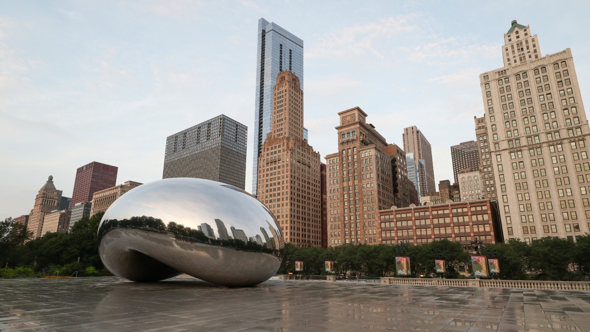Chicagoland faces off-and-on rain today, with heavier storms possible this evening