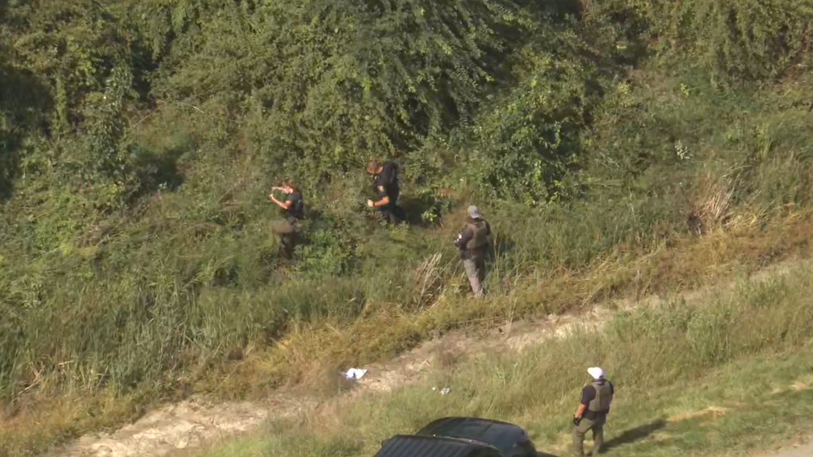 Escapee wearing shackles sought near I-94 in northwest Indiana
