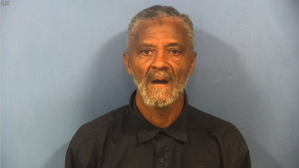 Deerfield man offered to pay teen girl for sex at Elmhurst gas station, prosecutors say