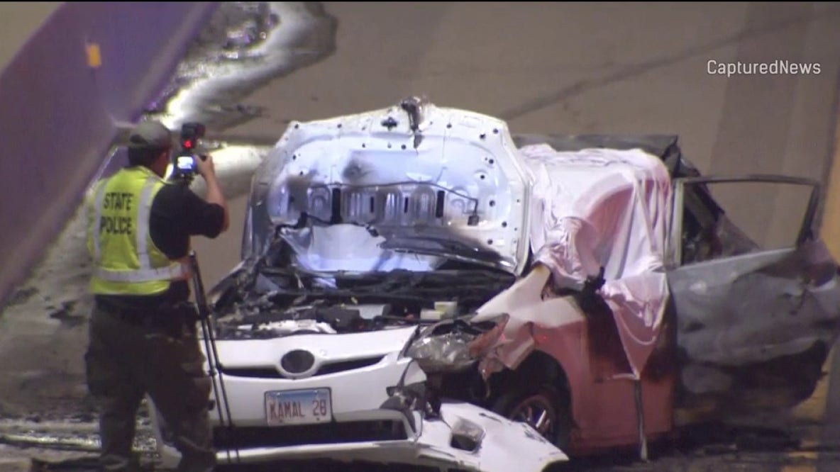 2 killed in fiery crash on I-88 in Aurora, ISP says