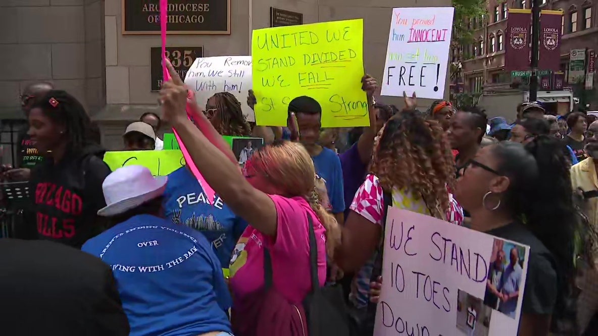 Supporters of Father Pfleger to rally outside Chicago Archdiocese