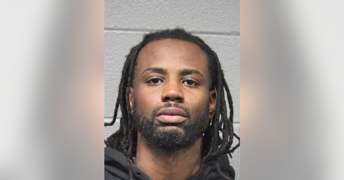 Chicago felon sentenced to 28 months for gun with Glock switch