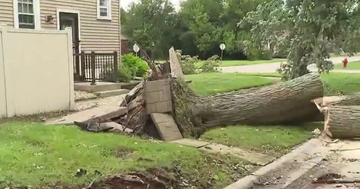 Northwest Indiana tornadoes leave damage, power outages and gas shortages