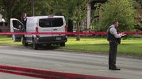 Chicago shooting leaves 1 dead, 1 seriously wounded on Southwest Side