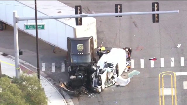 Bridgeview crash: 7 hospitalized after van, semi collide in west suburb