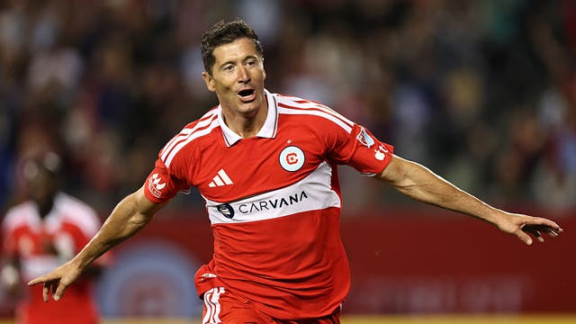 Lewandowski scores 2 goals in Fire home debut as Chicago beats Charlotte FC 2-1