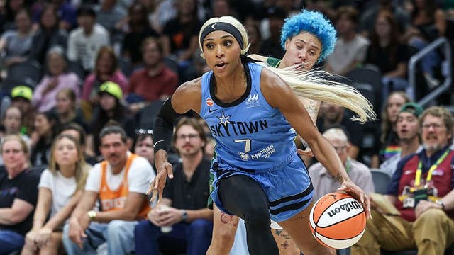 Sky's DiJonai Carrington says she never said Flagrant 2 foul was white privilege