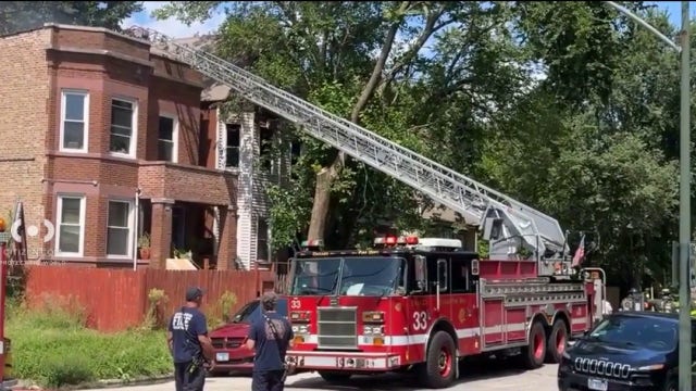 4 Chicago firefighters hurt battling fire in Back of the Yards
