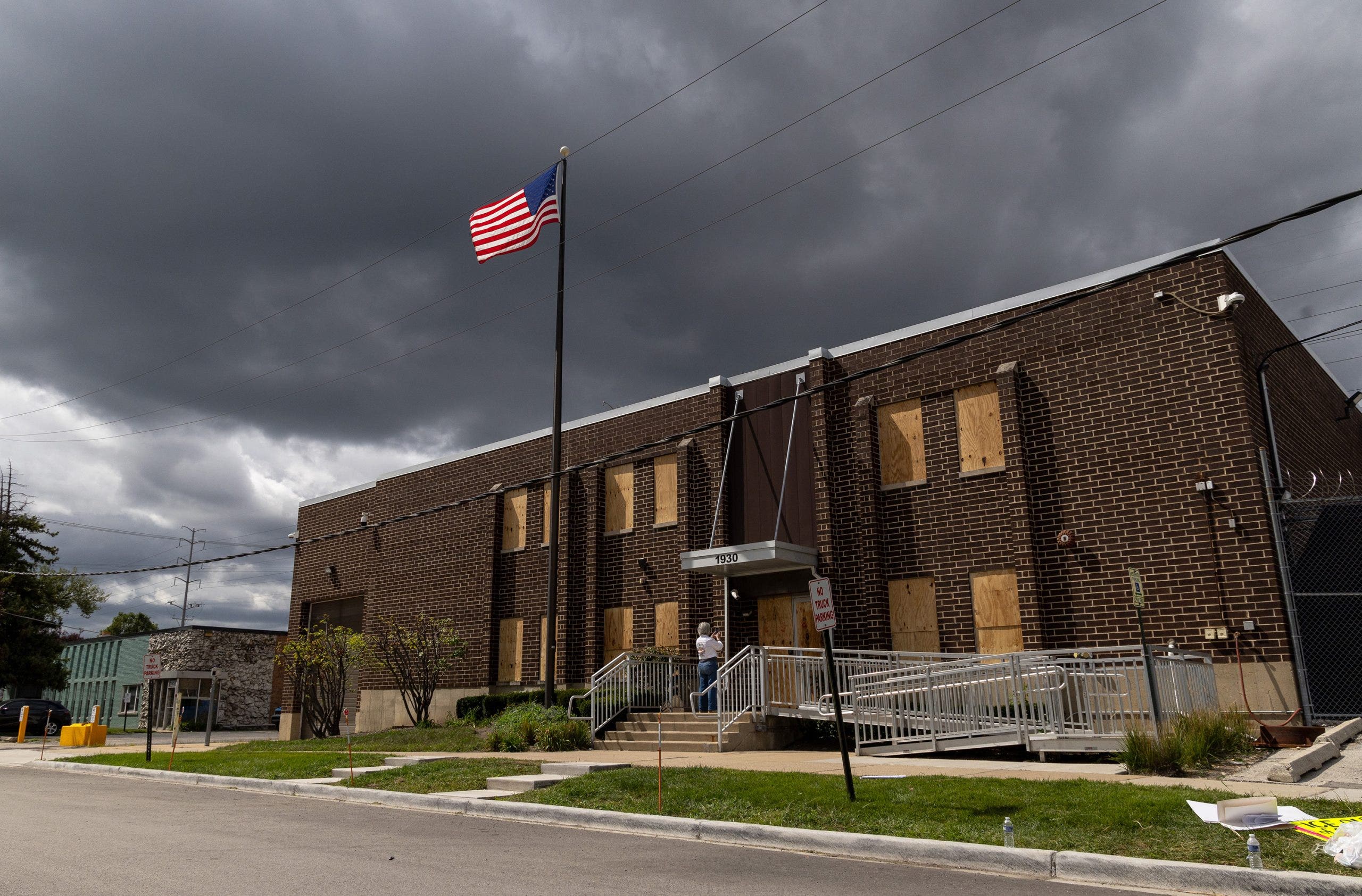 Protesters at Broadview ICE facility maced, 2 hospitalized, village says