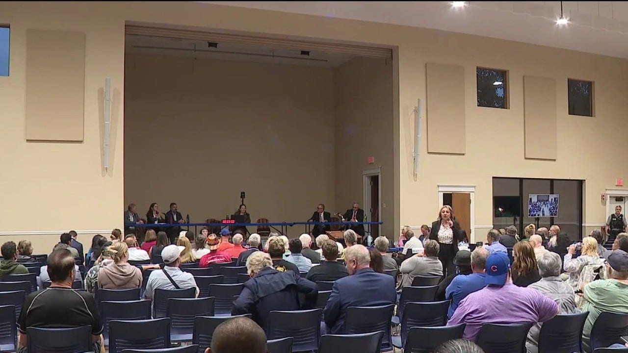 Bolingbrook residents oppose Illinois American Water rate hike at ICC hearing
