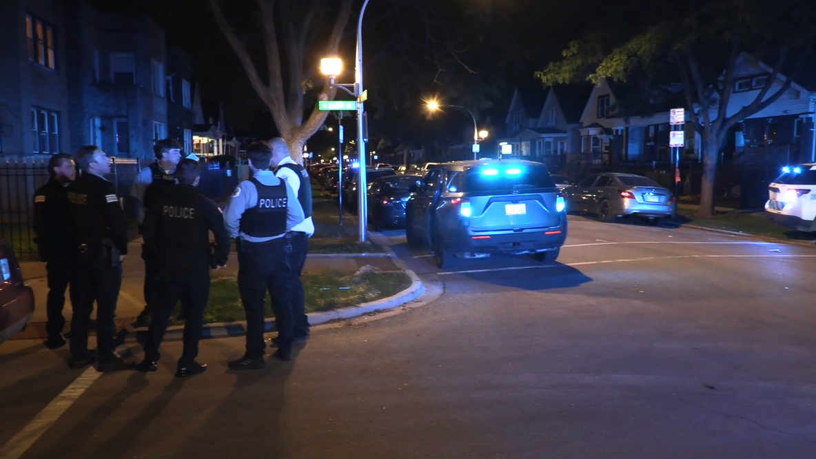 Girl, 1, shot, critically hurt SW Side, police say