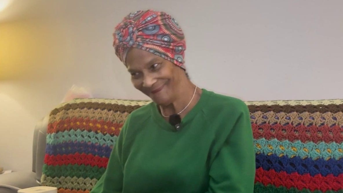 Chicago community steps up to help 70-year-old woman leave troubled South Side building