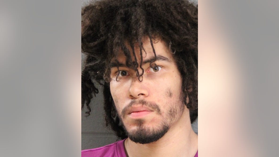Chicago man charged after stabbing in Marquette Park
