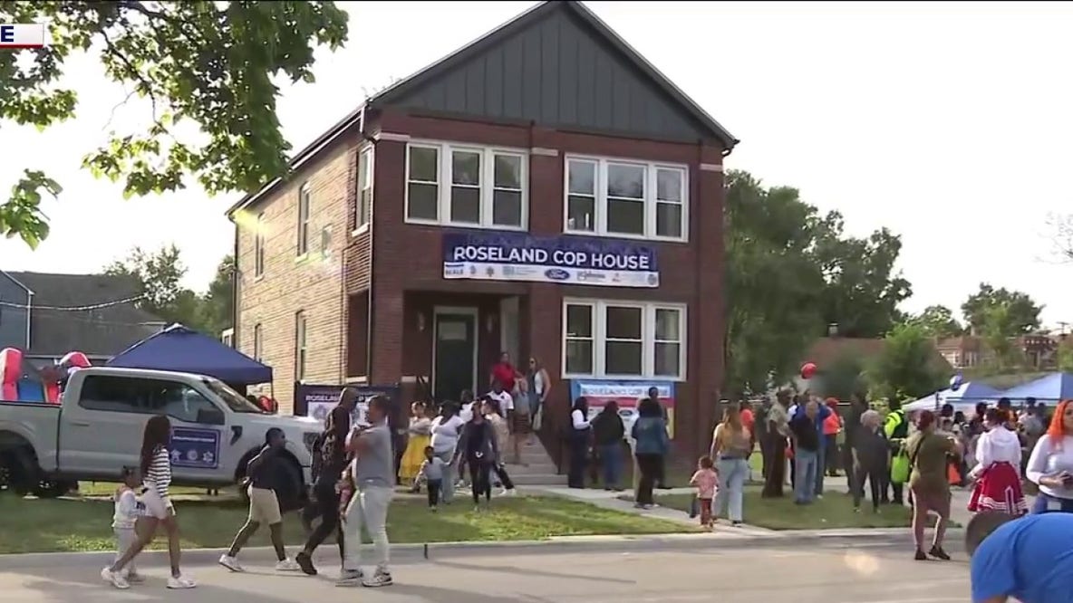 Chicago's first COP House opens in Roseland to boost public safety