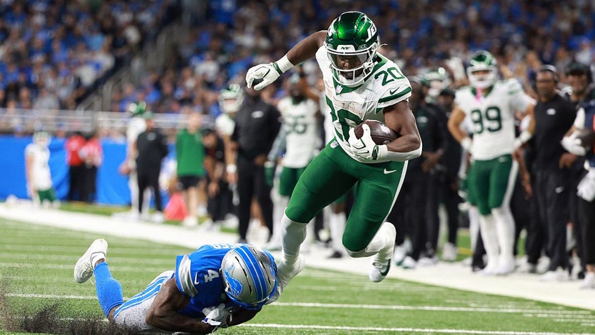 Jets list RB Breece Hall as week-to-week, putting status for Bears game in question