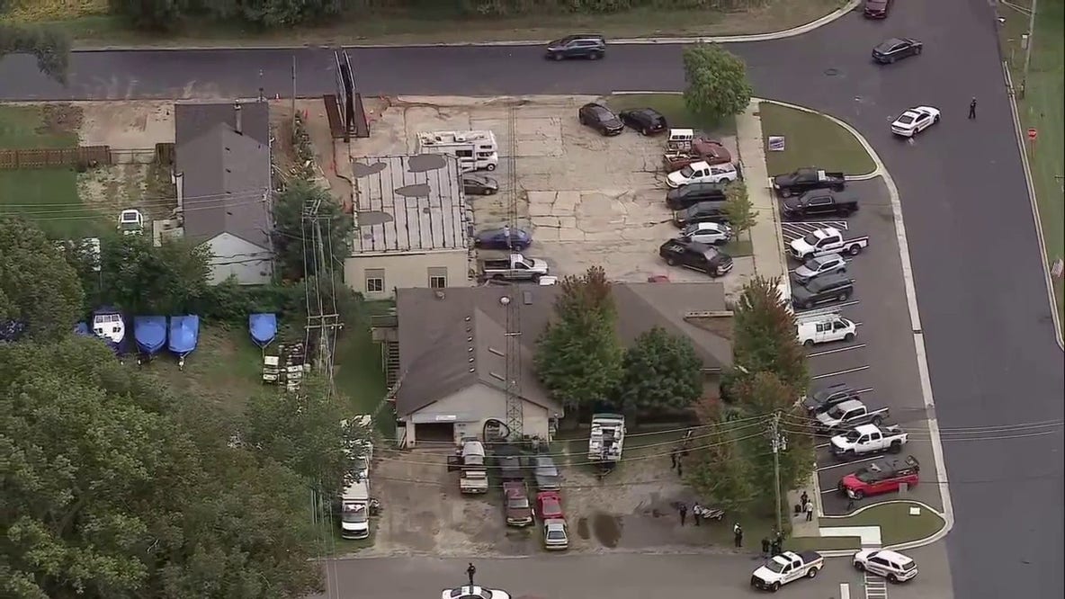 LIVE | Man climbs radio tower in Wonder Lake, refuses to come down