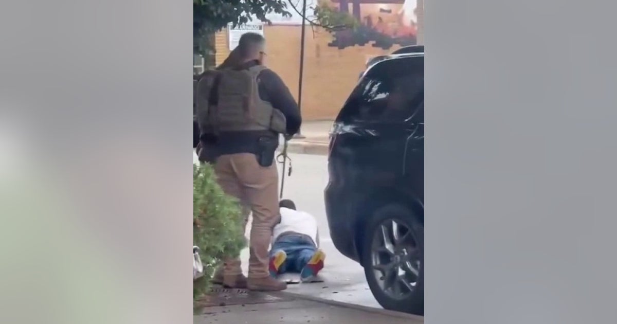 Video shows encounter between federal agents, man in Evanston