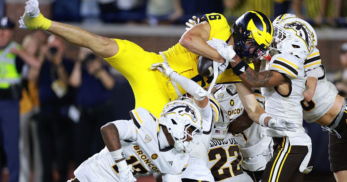 Controversial, second-chance Hail Mary lifts No. 16 Michigan over WMU