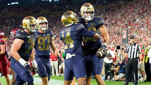 Notre Dame pulls away with strong second half to drub Wisconsin at Lambeau Field