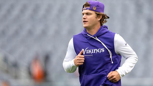 Giants acquire La Grange Park native J.J. McCarthy from the Vikings for a 2027 pick