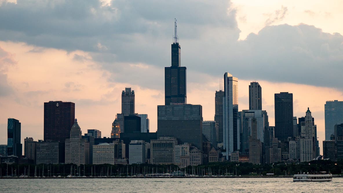 Chicago weather: Shower chances move in Thursday and linger through the weekend