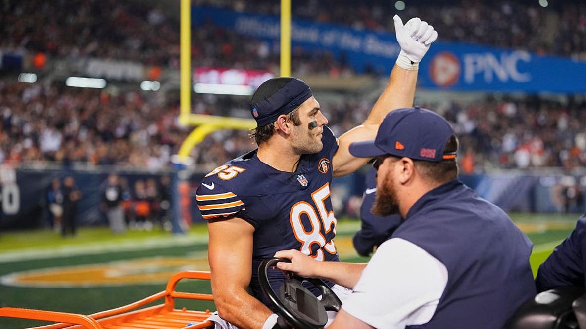 Long-time Chicago Bears TE Cole Kmet out for the year with knee injury