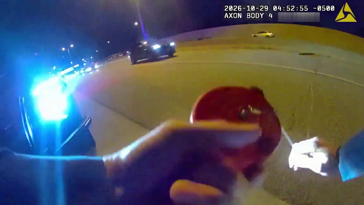 Video shows Oak Brook police using spike strips during chase after Addison burglary