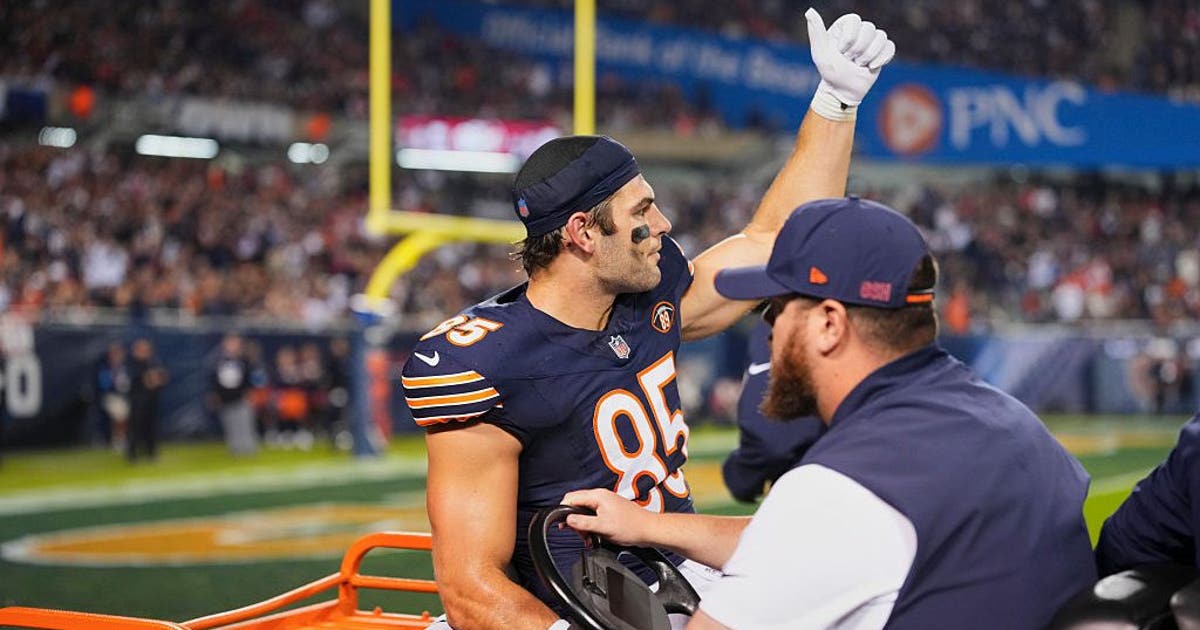 Long-time Chicago Bears TE Cole Kmet out for the year with knee injury
