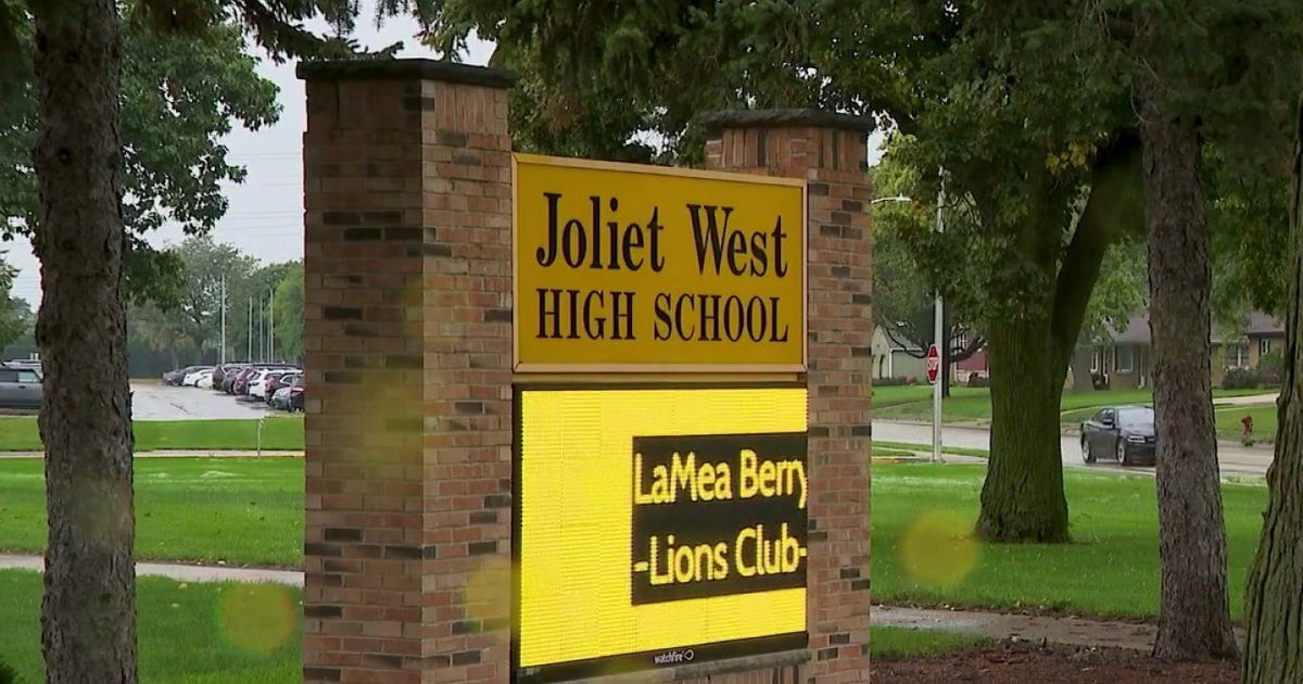 Joliet West mom alleges assistant coach used N-word, white players called opponents monkeys