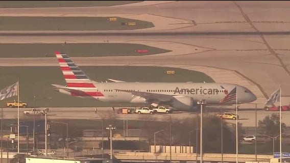 American Airlines flight blows 2 tires while landing at Chicago's O'Hare airport