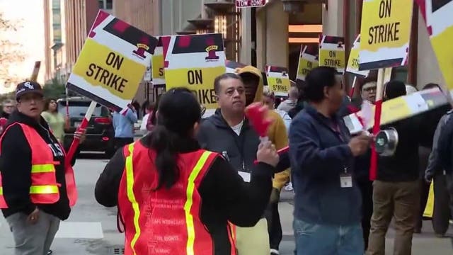 Chicago hotel workers strike during marathon weekend
