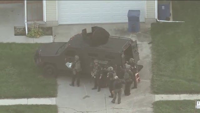 SWAT standoff in Lowell, Indiana, ends after police surround home