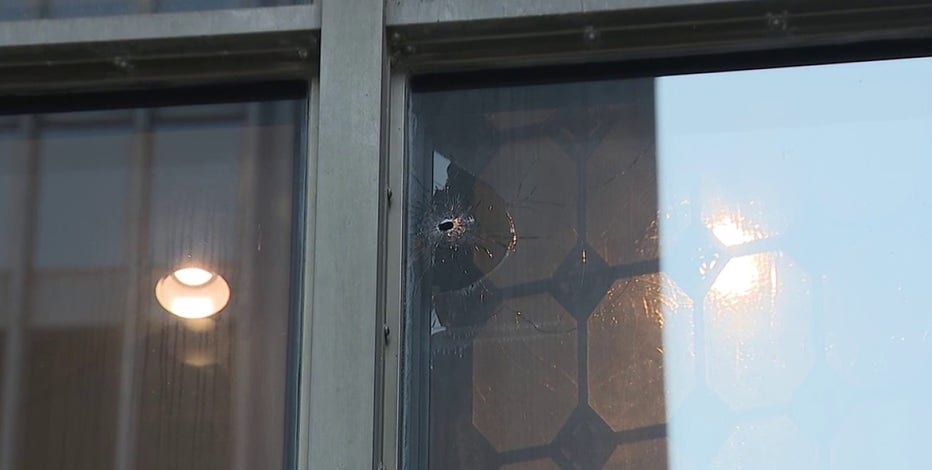 Man arrested after shots fired near Chicago federal building, police say
