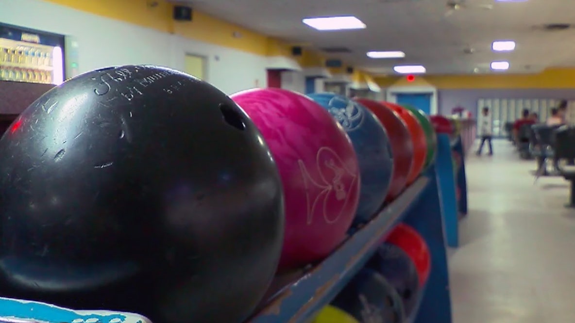 Kids bowl free at these Central Florida spots this summer